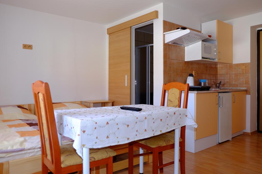 Ubytovani U Maminky Guest House Lednice Exterior photo