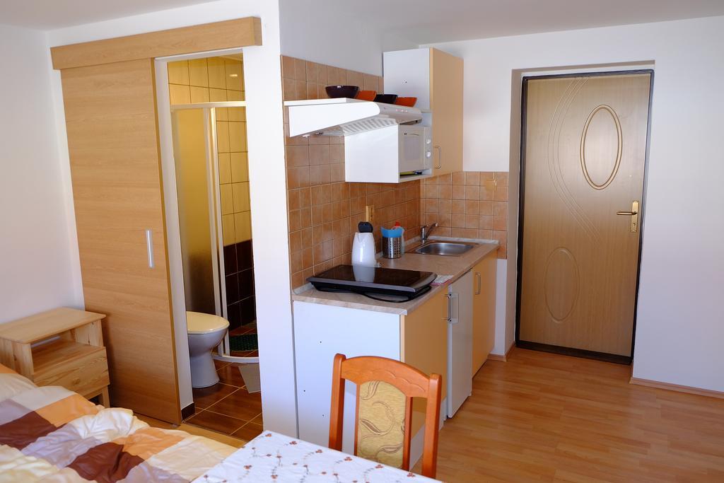 Ubytovani U Maminky Guest House Lednice Exterior photo